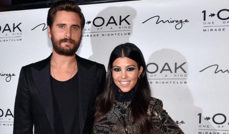 Ujku qimen e ndërron por zakonin se harron! Scott Disick tradhëton Kourtney Kardashian me këtë femër [FOTO / VIDEO]