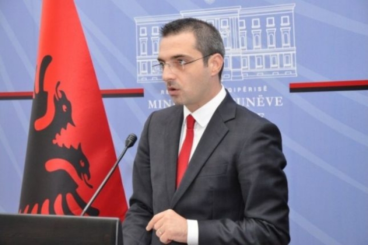 Tahiri sulmon Presidentin dhe Gjykatësit. Ja pse…