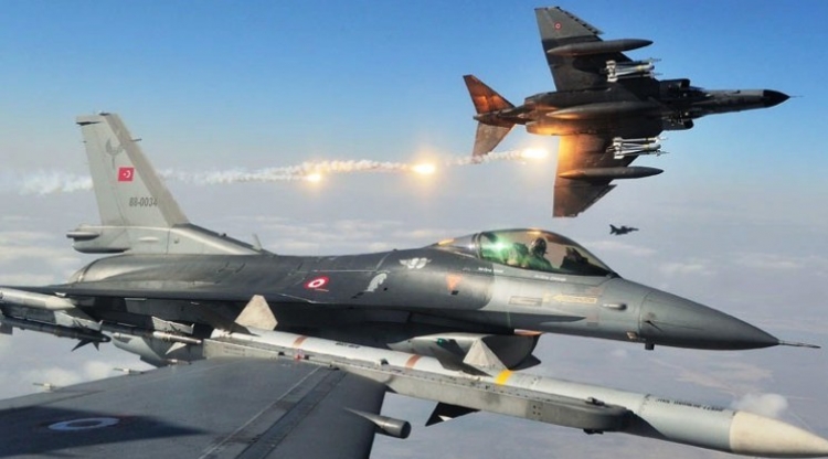 Çfarë po ndodh?! Turqia i lëshon sinjale Greqisë në ajër, dy avionët luftarakë turq ''tmerrojnë'' kryeministrin grek Tsipras [FOTO]