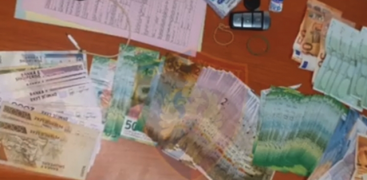 Aksioni “Blloku” në Tiranë/ Sekuestrohen kokainë, franga zviceriane, euro, dollarë [VIDEO]
