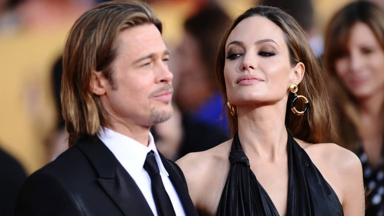 Anxhelina Jolie duket sikur do të marrë hak ndaj Brad Pitt, i nxjerr të palarat [FOTO]