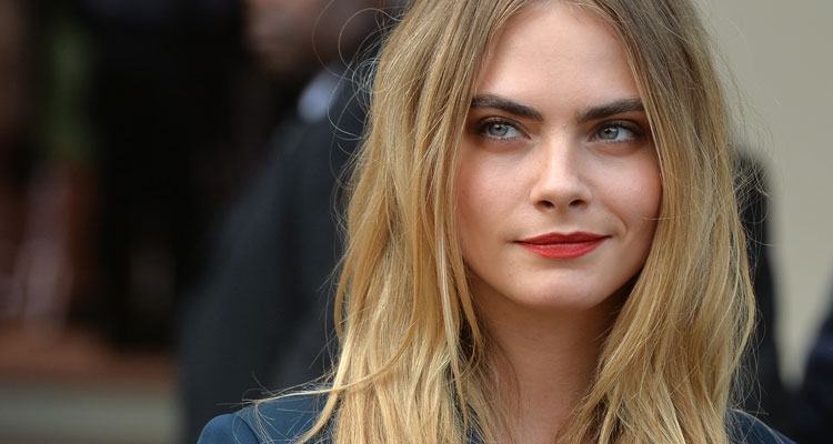 Cara Delevingne tërbon internetin, heq reçipetat dhe mbathjet për revistën GQ! [FOTO]