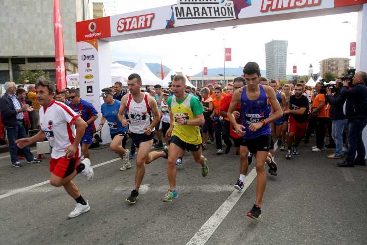 Të dielën zhvillohet Maratona e Tiranës, ja rrugët ku mund të qarkulloni [FOTO]