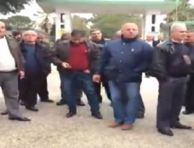 3 muaj pa marrë pagesat, zjarrfikësit e Uzinës së Ballshit në protestë: “Po tallen me ne”