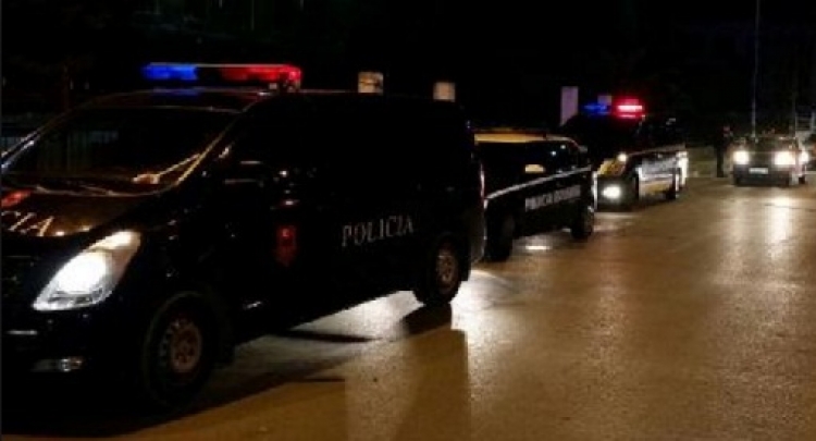 Pas një konflikti, kërcënoi me armë zjarri 22-vjeçarin, arrestohet autori Roland Peroj