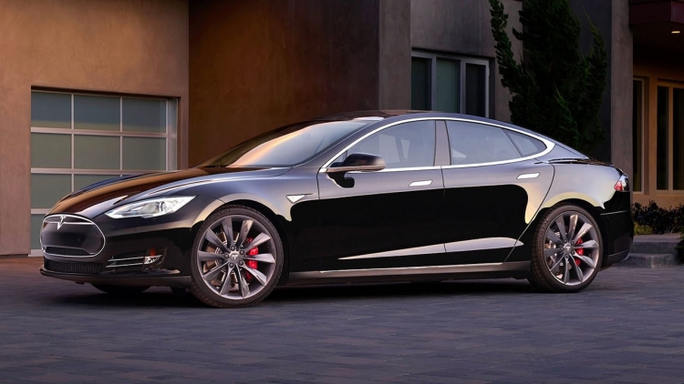 Tesla është duke zhvilluar një teknologji të re të baterive