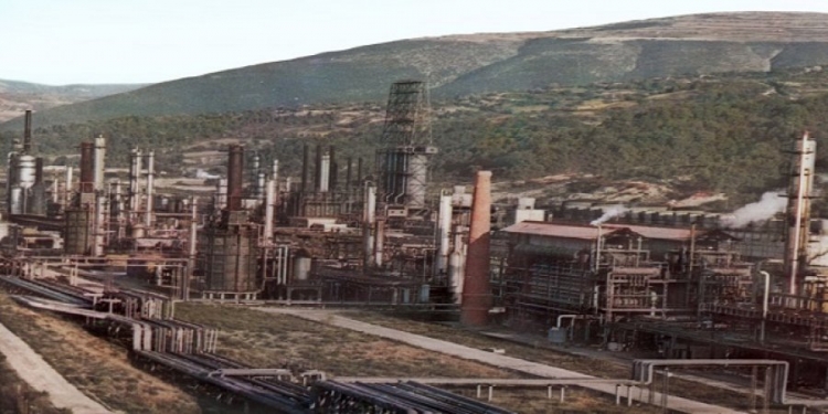 Helmohen banorët, rrjedhje gazi në uzinën e Ballshit, mes tyre edhe disa fëmijë