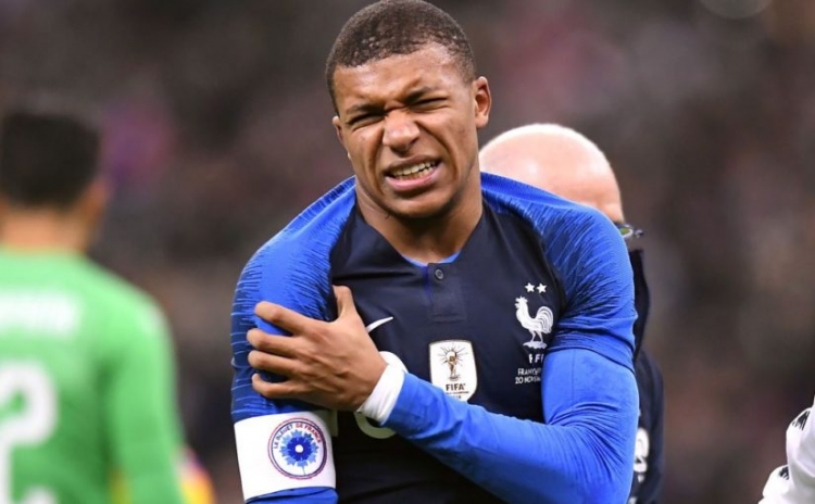 Mbappe na kthen pas në fëmijëri! Lojtari krahason shpatullën e tij me atë të personazhit të preferuar vizatimor