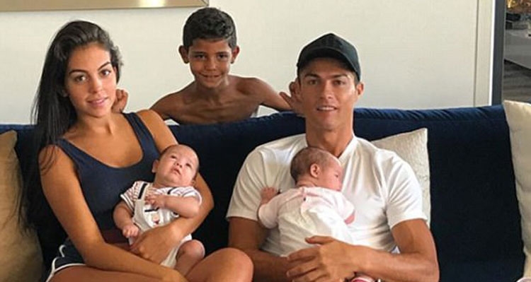 Shihni sa i është fryrë barku partneres shtatzënë së Cristiano Ronaldos [FOTO]