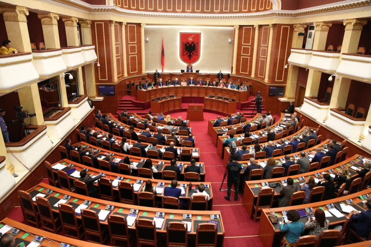 Incidentet në Kuvend, PS kërkon përjashtimin e 10 deputetëve të PD-LSI