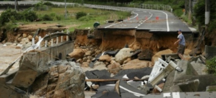 Gjunjëzohet Japonina, pas përmbytjeve tërmet i fuqishëm [FOTO]