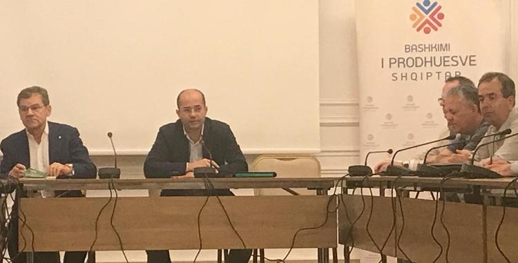 Luhatjet e euros. Prodhuesit: Po falimentojmë