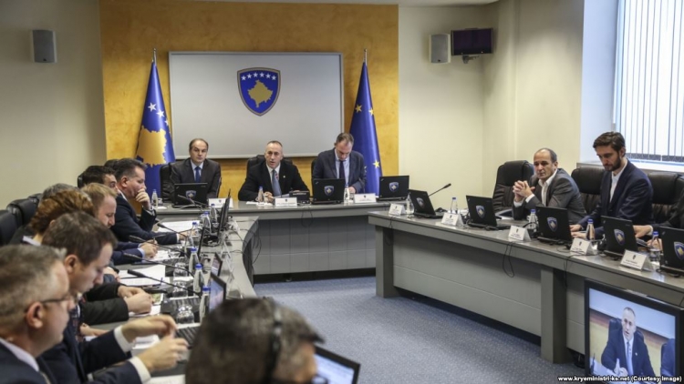 Pas vendimit të INTERPOL, Kosova i shpall luftë Serbisë. Rrit me 100% taksën doganore