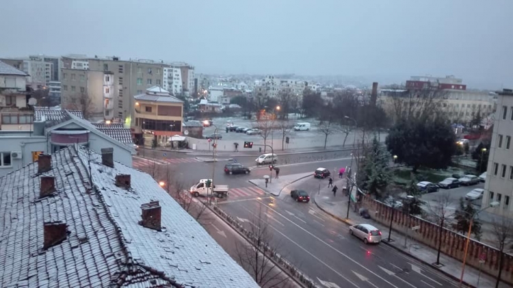 Pak borë për lezet edhe në Tiranë[FOTO]