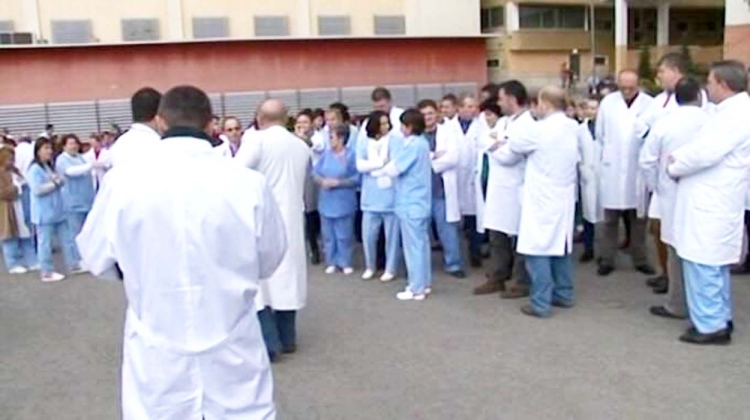 Dalin rezultatet e para të testimit me shkrim për infermierët. Pas 5 ditësh shpallen rezultatet përfundimtare