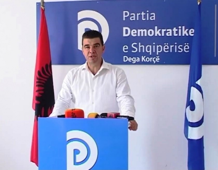 ''Po kërcënojnë arsimtarët'',  flet kreu i PD në Korçë: Ju thonë votoni se nesër shkoni për lesh...