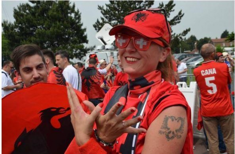 Njihuni me tifozen më të flaktë të Kombëtares! [FOTO]