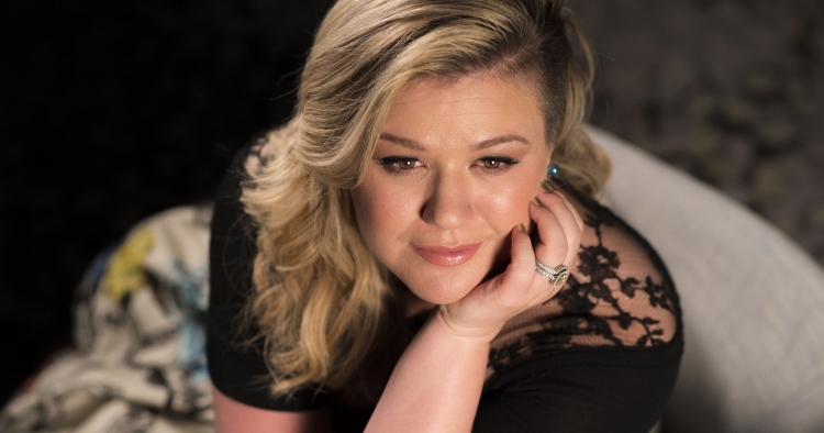 Kelly Clarkson hyn në historinë e rekordeve Billboard