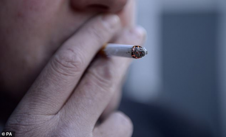 Zemrat e duhanpirësve duan 15 vjet për të rimarrë veten