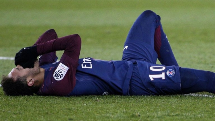 Neymar dy muaj larg fushës për shkak të dëmtimit në kyç