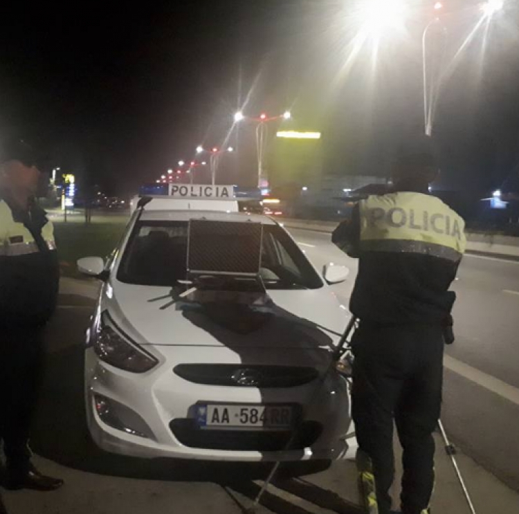 ‘Radari’ në autostradën Tiranë-Durrës, gjoba e arrestime