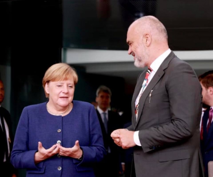 Zyra e Merkel pas takimit me Ramën: Gjermania ka interes të kontribuojë në kushte demokratike e kushtetuese