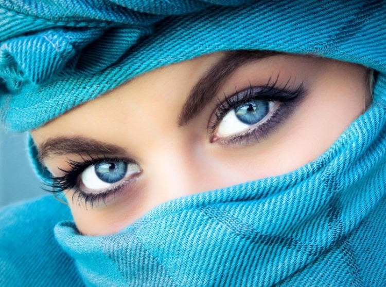 Njerëzit me sy ngjyrë blu janë ndryshe nga të tjerët. 3 Faktet që e vërtetojnë!