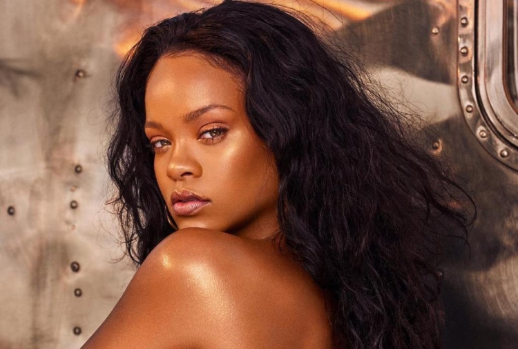 Lajme të mira nga Rihanna, këngëtarja shumë shpejt do të …[FOTO]