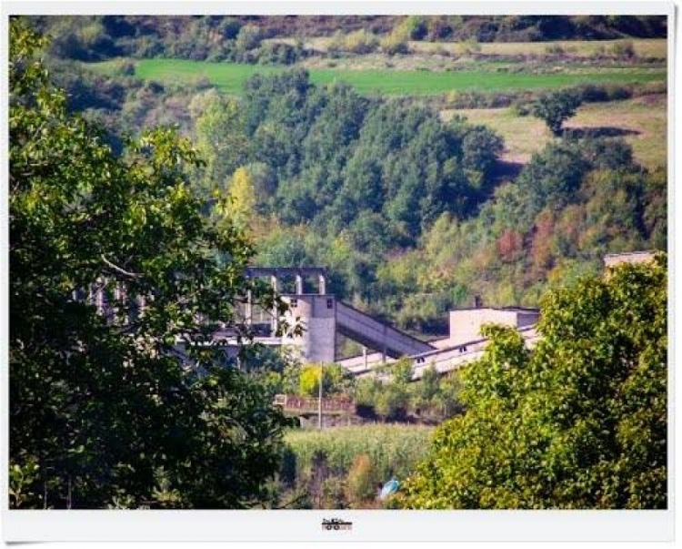 Plagosen 5 punëtorë në një minierë në Klos, po transportonin krom