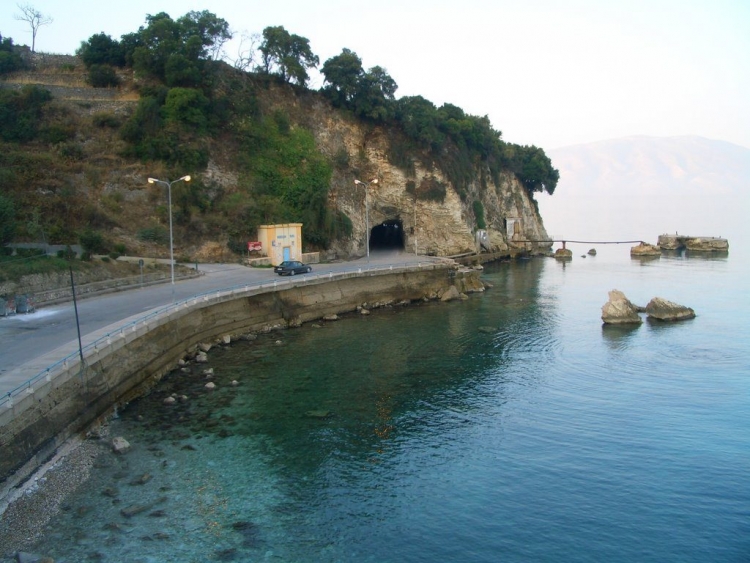 Po pushonte me familjen në Vlorë, turisti ndërron jetë papritur