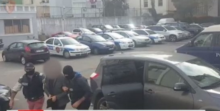 Në kërkim për mashtrim, italiani kapet në Tiranë [VIDEO]