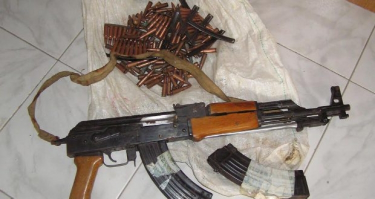 Arrestohet 22-vjeçari nga Kukësi, akuzohet për shitje armësh