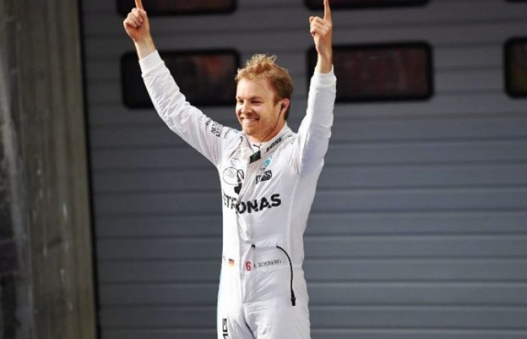 Nico Rosberg fiton lehtësisht në garën e Rusisë
