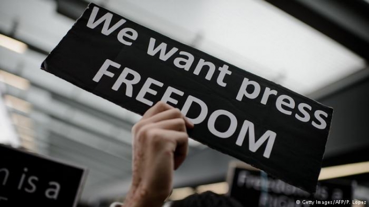 Po na vrasin! Gazetarët ngrihen në protesta kundër qeverisë