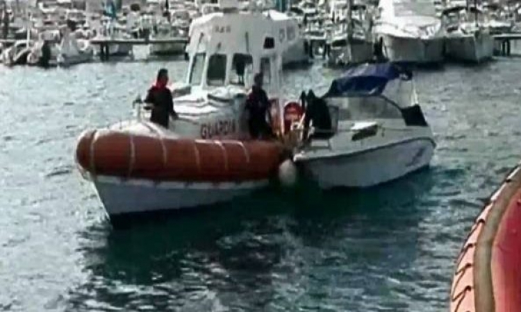 Itali: Shpëtohen në mes të detit 2 shqiptarë, njëri arrestohet