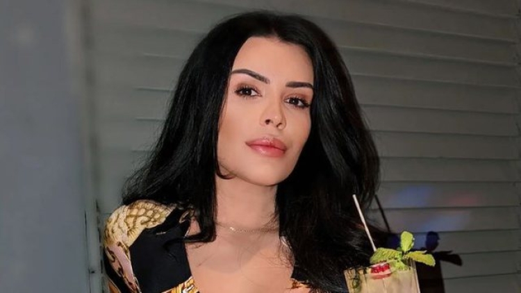 Greta Koçi bën ndryshimin e madh në pamje pas kaq vitesh dhe nuk e njohëm