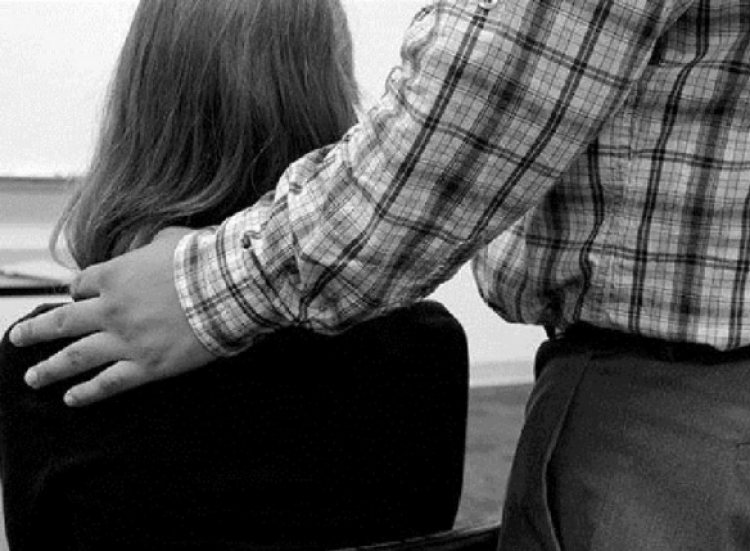 Ngacmimi seksual i 11-vjeçares në Delvinë, çfarë i rrëfeu mësuesi babait të dëshmitares