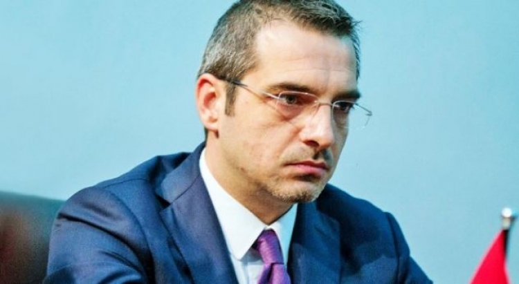 Avokati i Saimir Tahirit apelon masën e arrestit për ish-ministrin e Brendshëm