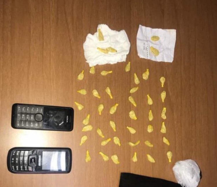 Heroinë në gjimnazet e Tiranës, goditet grupi kriminal, arrestohen 3 persona, mes tyre një vajzë