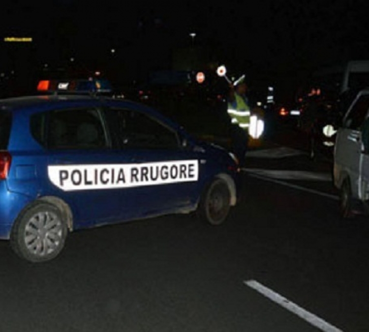 Shkodër, aksident automobilistik pranë kishës së Velipojës, 1 i vdekur dhe disa të plagosur