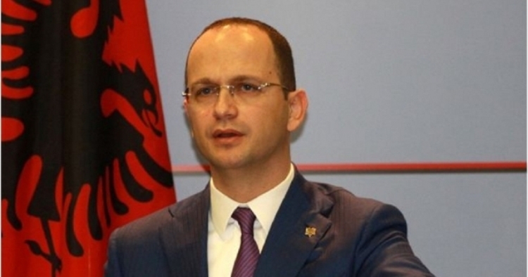 Bushati i kthen përgjigje Athinës: “ Mos ndërhyni në punët tona”