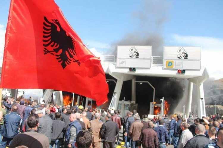 Këshilli Bashkiak i Kukësit thirrje qytetarëve për protesta në orën 11:00 para Gjykatës së qytetit, kërkohet lirimi i 11 protestuesve