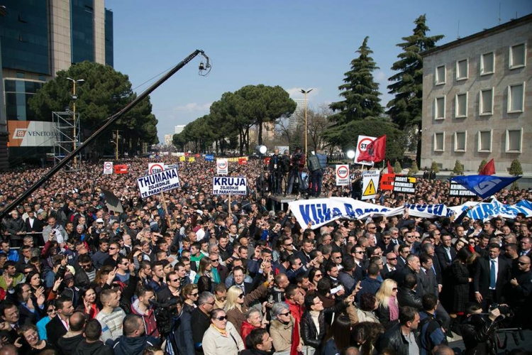 Protesta e PD “kapërcen” kufijtë [VIDEO]