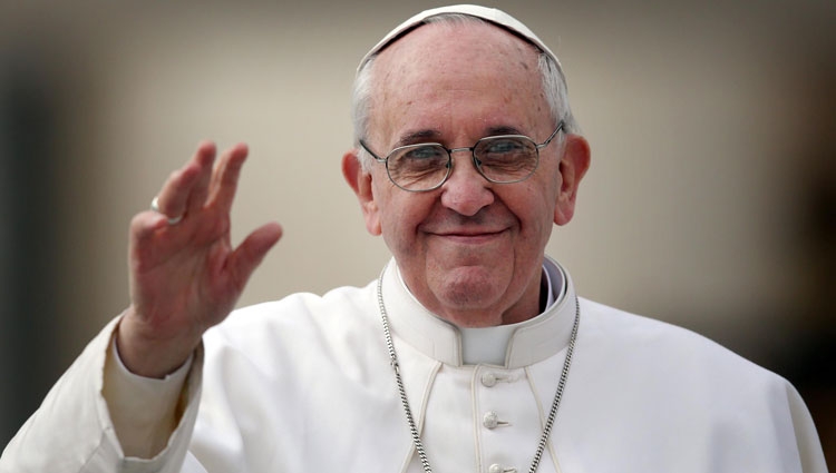 Tërbohet Vatikani: Papa nuk është aktor!