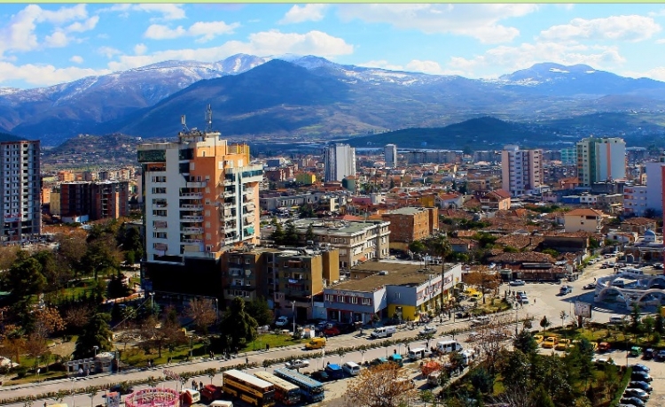 Elbasan, identifikohet pronari llotos që shiste kokainë, 46-vjeçari Arsen Dehari