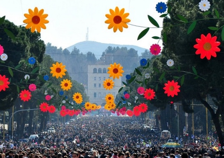 Gëzuar Ditën e Verës, axhenda e aktiviteteve festive në Tiranë