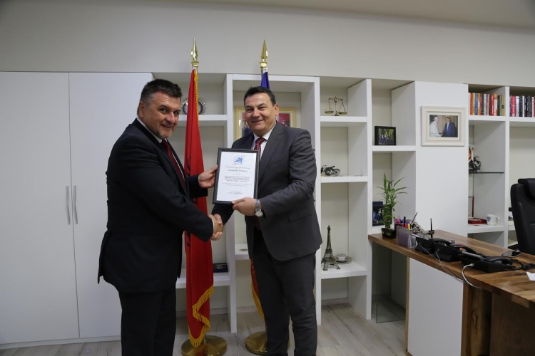 Policia e Shtetit merr certifikatë nderi nga SELEC, ja arsyeja [FOTO]