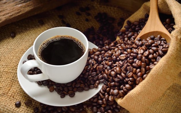 Shpiket aplikacioni që tregon se sa kafe duhet të pini në ditë