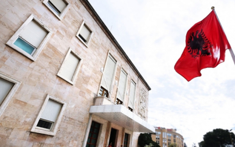 Akuzat e Alibeajt, Kryeministria: PD shpif, kompanitë i morën licencat në kohën e Berishës, gati ligji për bastet